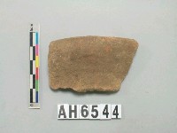 藏品(褐色夾砂陶口緣)的圖片